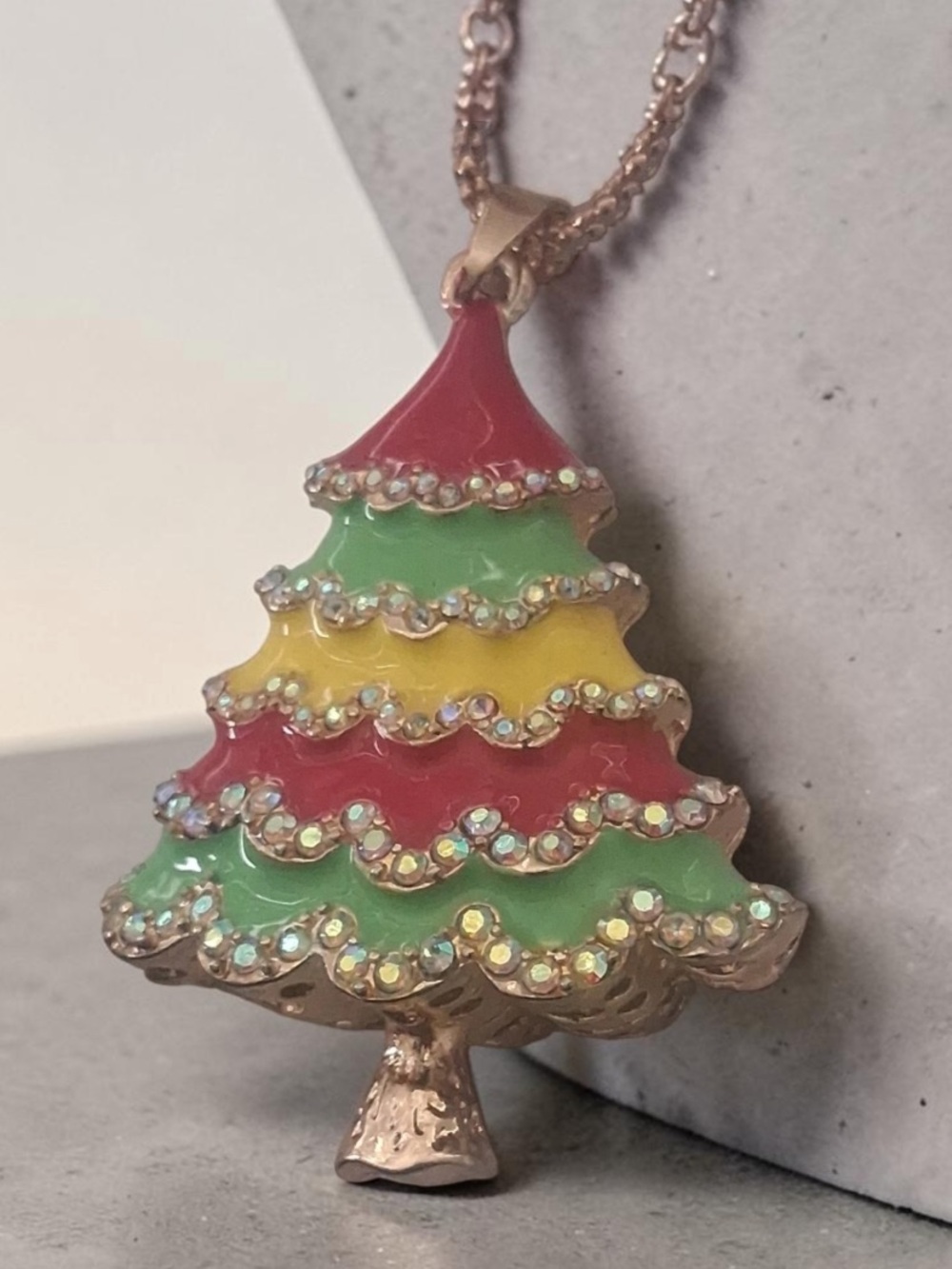 Betsy Johnson vintage Festive Multi-Color Christmas Tree Pendant Necklace nwt